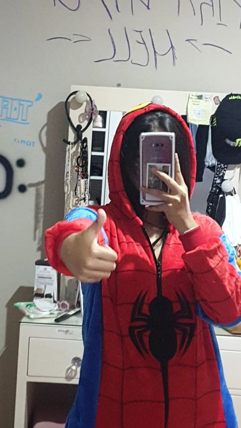 Aesthetic Outfits Girl, Spier Man, Spiderman Aesthetic, Funny Gaming Memes, Outfits Girl, Selfie Ideas Instagram, Foto Ideas Instagram, Cute Selfie Ideas, Fotografi Potret