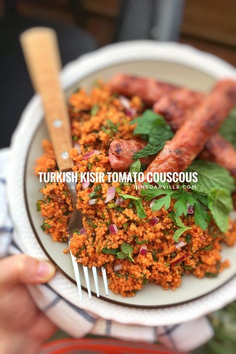 Recipe With Tomato Paste, Tomato Couscous, Couscous Healthy, Tomato Paste Recipe, Turkish Salad, Couscous Salad Recipes, Vegetable Couscous, Couscous Salat, Wheat Recipes