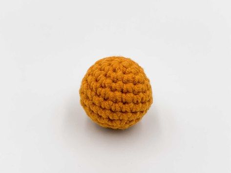 Small Crochet Ball, Small Ball Crochet Pattern, Small Crochet Ball Free Pattern, Ball Crochet Pattern Free, Crochet Sphere Pattern, Crochet Ball Free Pattern, Geeky Crochet Patterns, Crochet Learning, Ball Crochet