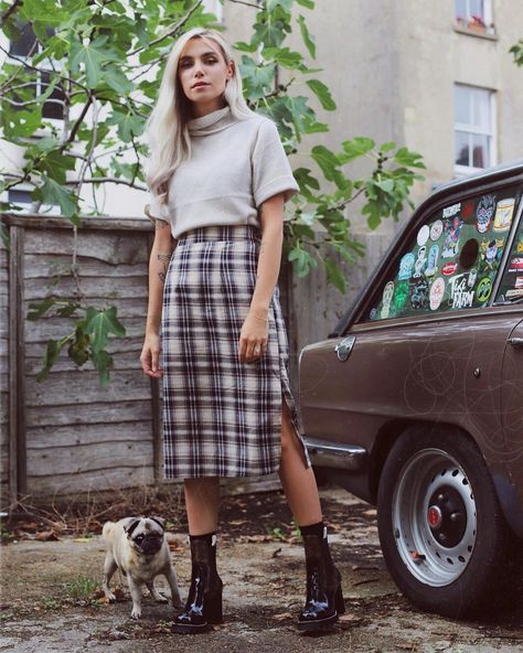 Marzia Bisognin | maya | plaid skirt by Olve Clothing | black boots by Louis Vuitton Marzia Bisognin Outfits, Marzia Bisognin Style, Marzia Bisognin, Street Grunge, Pewdiepie, Grunge Hair, Fashion Street, Vintage Skirt, A Car