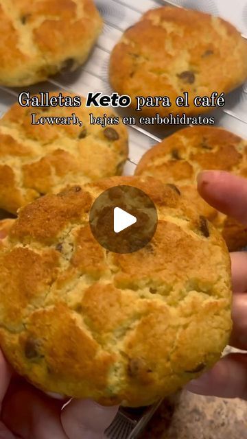 Keto Recetas | Alimento y Salud on Instagram: "Galletas keto, lowcarb,  bajas en carbohidratos para el café  By @cocinasabrosoconmay ❤️  Darle ❤️ a la publicación es una bonita forma de agradecer las recetas  Síguenos 👉  @keto_recetas_tips Síguenos 👉 @keto_recetas_tips Síguenos 👉 @keto_recetas_tips  ✅️ Si quieres más ideas para tu alimentación cetogénica ve al link de nuestra bio y accede a comprar el  ebook con 350 recetas keto ✅  💥 O comenta "QUIERO EL RECETARIO"  y te enviamos el link directamente a MD 💥   #comidasketo #recetasketo #recetasfit #lowcarb" Galletas Keto, Comidas Keto, Postre Keto, Healthier Desserts, Recetas Keto, Food Healthy, Keto Dessert, Ideas Para, On Instagram