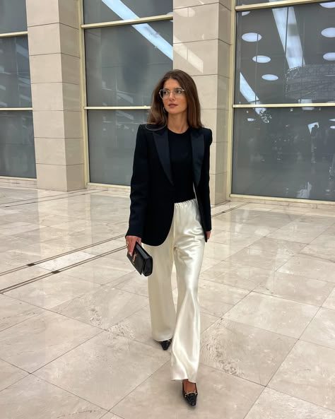 A Stylish Influencer Shares Her Workwear Favourites Silk Pants Outfit, Chic Business Attire, Maria Kragmann, Workwear Women, Chic Workwear, Big Girl Clothes, Muslim Outfits Casual, Aesthetic Fits, Workwear Fashion