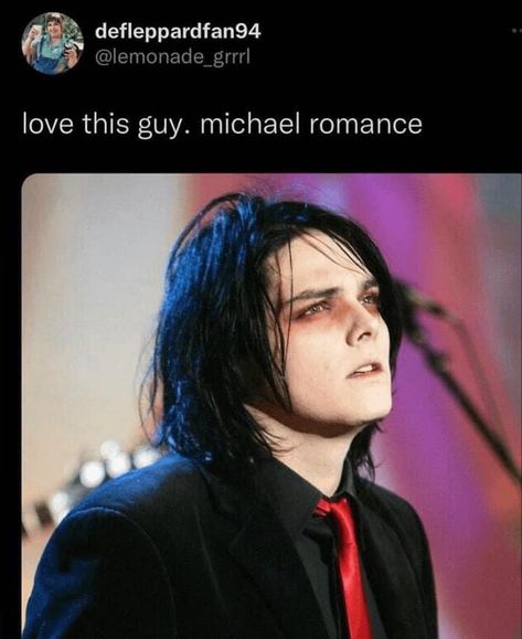 #mcr #gerardway Gerard Way Wife, Mcr Gerard Way, Mcr Gerard, Gerard Way Memes, Mcr Memes, I Love Mcr, Me As A Girlfriend, Frank Iero, Band Memes