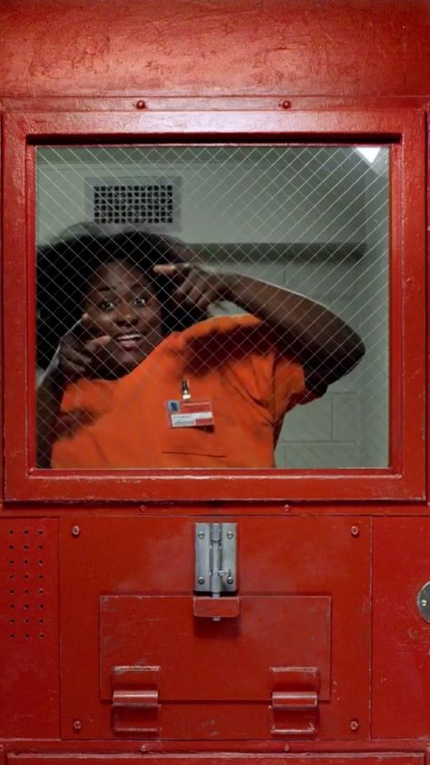 Taystee Jefferson| Orange is the new black season 6 Taystee Oitnb, Orange Is The New Black Wallpaper, Orange Is The New Black Aesthetic, Taystee Jefferson, Crew Photoshoot, Aesthetic Naranja, Oitnb Red, Oitnb Cast, Danielle Brooks