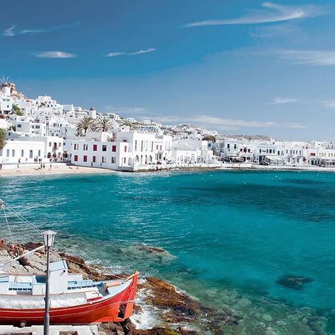 Old port of Mykonos❤️ Photo via @kuoni_france Grecia Santorini, Greek Islands Vacation, Greece Pictures, Mykonos Town, Mykonos Island, Greece Vacation, Mykonos Greece, Voyage Europe, Greek Island