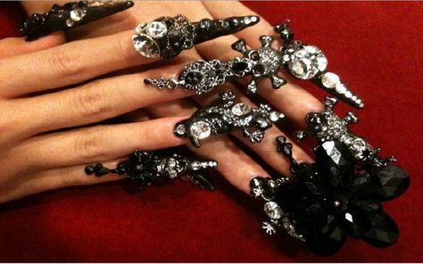 Badass Nails, Gothic Nail Art, Gyaru Nails, Tumblr Nail Art, Gothic Nails, Goth Nails, Crazy Nails, Gothic Wedding, 3d Nail Art