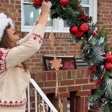 Steffy 🧡 on Instagram: "The easiest DIY Christmas arch ♥️🎄 i reused all of the things I bought for my pumpkin arch, but swapped out pumpkins for garland, ornaments and lights! I love how it turned out - do you like the final addition of the gingerbread garland? I used: 🎄two 10ft 1/2 inch PVC pipes( The sides are 4ft tall & the arched piece is 10ft) 🎄1/2inch PVC coupling-not threaded 🎄 two pots filled with mortar mix, with pvc in the center 🎄 4 garlands 🎄zip ties 🎄ornaments, lights & garland for decor" Pvc Arch Diy Christmas, Christmas Arches Outdoor Diy, Diy Christmas Archway, Ornament Arch Diy, Diy Christmas Arch, Porch Christmas Lights, Pumpkin Arch, Gingerbread Garland, Garland Ornaments