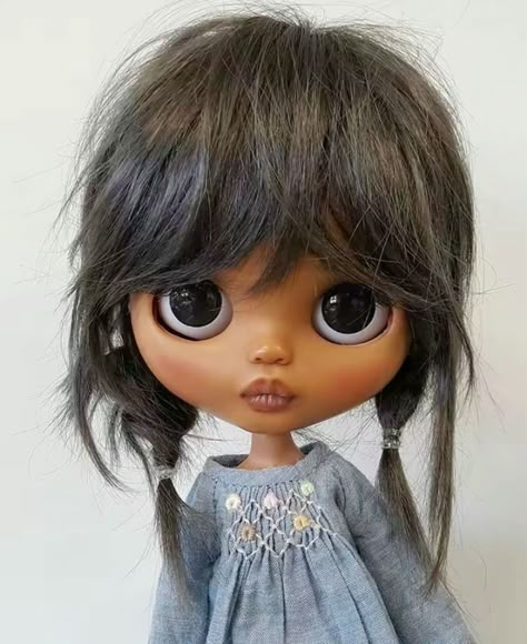 Latina Blythe Doll, Tan Blythe Doll, Blythe Dolls Black Hair, Black Blythe Dolls, Ginger Girls, Living Dolls, Black Doll, Cartoon Profile Pics, Doll Parts