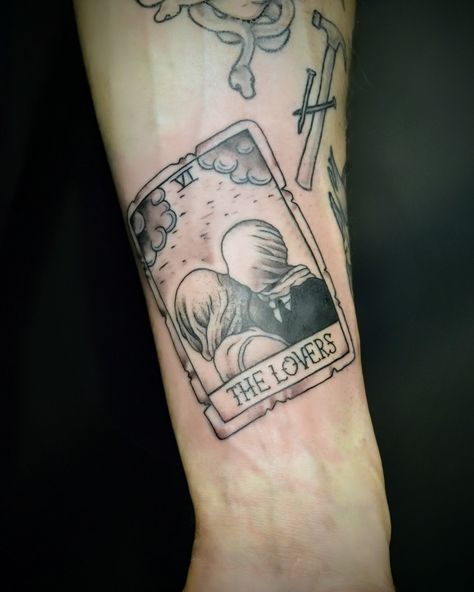 The Lovers. A timeless symbol of love, unity, and the choices we make. ❤️‍ This tattoo is a reminder to always choose love and connection. #tattoo #thelovers #tarot #tarottattoo #love #unity #choice #inked #bodyart #meaningfultattoo #tarotlover #tarotreading #tarotcommunity #tarotlife #mystical #spiritualtattoo Connection Tattoo, Lesbian Tattoo, The Lovers Card, Tarot Tattoo, Lovers Card, Spiritual Tattoos, Timeless Symbol, Love And Connection, Choose Love