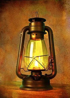 Lantern Drawing, Kerosene Lantern, Lantern Painting, Lantern Art, Old Lanterns, Antique Oil Lamps, Oil Lantern, Camping Lamp, The Lantern