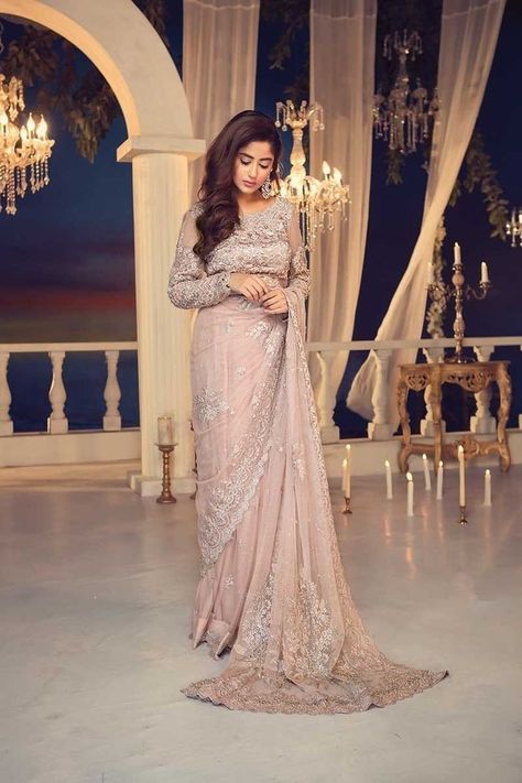 Saree In Pakistan, Falak Naaz, Rose Gold Saree, Pakistani Sarees, Latest Bridal Lehenga Designs, Gold Saree, Sajal Aly, Designer Sarees Wedding, Bridal Lehenga Designs