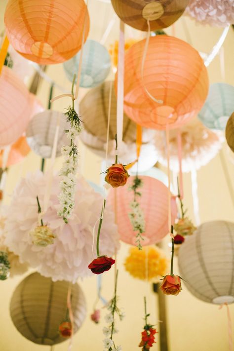 Teepee interior with hanging globe detail -flowers by Firenza Floral Design, photography by Helen Abraham Modern Vintage Wedding Theme, Hanging Lantern Decor, Modern Vintage Wedding, Lantern Decor Wedding, Secret Garden Parties, Decoration Restaurant, Romantic Wedding Inspiration, Vintage Wedding Theme, Wedding Lanterns