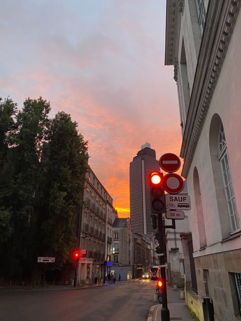 Jolie Nantes ce soir tu m’as éblouie French City, Fast Life, Design School, Mood Board Design, City Girl, European Travel, Photo Instagram, Board Design, Tik Tok