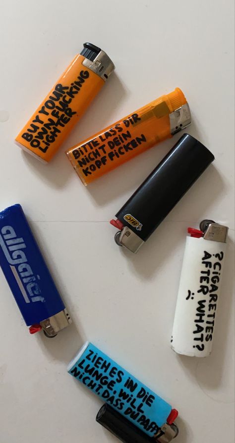 lighter aestheticssss Diy Ciggerate Pack, Lighters Design, Diy Lighter Design, Harmony Core, Lighters Decorated Diy, Lighter Decor, Lighter Painting, Bic Lighter Crafts Diy, Lighter Decoration