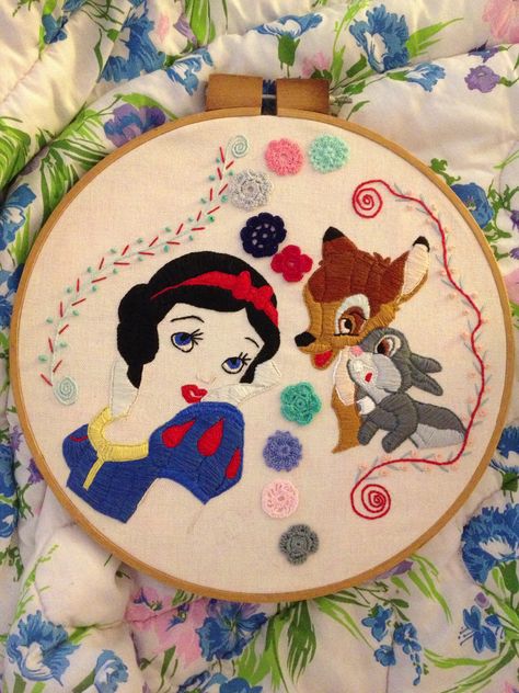 I made this Snow White stitchery. Embroidery is so relaxing.  This is going on my wall. It's the first piece of my Disney wall art. Gcse Textiles, Disney Wall Art, Disney Wall, Disney Crafts, Mini Quilts, Hand Embroidery Patterns, Piece Of Me, Beautiful Embroidery, Embroidery Hoop