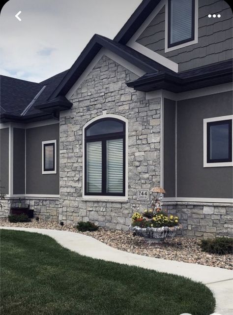 Hardy And Stone Exterior, Stucco With Siding Exterior, Gray Siding With White Brick, Gray Stone House Exterior Modern, Dark Gray Siding With Black Trim, Grey Exterior House Colors With Stone, Slate Gray House Exterior, Exterior Rock On House, Gray Modern Farmhouse Exterior