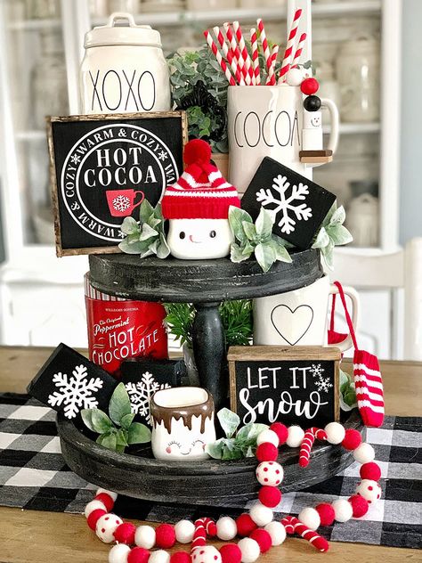 I'm including great additions that you can add to your coffee, tea, or hot cocoa bar. I'm also featuring lovely coffee bar ideas to inspire you. When the holidays roll around, you'll love sitting out these winter-themed signs. Christmas hot cocoa bar. Coffee Stations, Tray Decor Christmas, Tier Trays, Holiday Sprinkles, Christmas Tray, Tray Ideas, Hot Cocoa Bar, Hot Chocolate Bars, Cocoa Bar