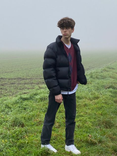 Puffy Coat Outfit Men, North Face Coat Outfit, Puffy Coat Outfit, Coat Outfit Men, Vintage Street Wear, Sunglasses Emoji, Male Haircuts, Oversized White T Shirt, Boys Winter Clothes