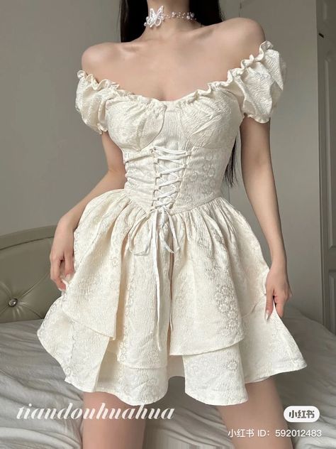 Dressing Aesthetic, Fairytale Dress, Fashionista Clothes, Fashion Design Clothes, Really Cute Outfits, Fancy Dresses, Classy Outfits, Pretty Dresses, Aesthetic Clothes