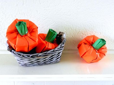 Origami pumpkins Origami Pumpkin, Origami Videos, Paper Origami, Green Paper, Origami Crafts, Paper Tape, Paper Pumpkin, Colored Paper, Origami Paper