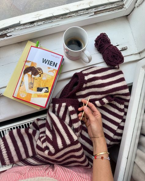 Instagram Aesthetic Knitting Pictures, Swedish Knitting Patterns, Knit Inspo Aesthetic, Petite Knit Patterns, Simple Knitting Projects For Beginners, Knitting Moodboard, Knitwear Aesthetic, Knitting A Sweater, Knitting Photography