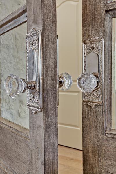 A vintage glass doorknob DIY for under $14! | Jenna Sue Design Blog Rustic Glam Decor, Ornate Door, Design Hall, Door Knobs And Knockers, Glass Door Knobs, Rustic Glam, Vintage Hardware, Doors And Hardware, Open Door