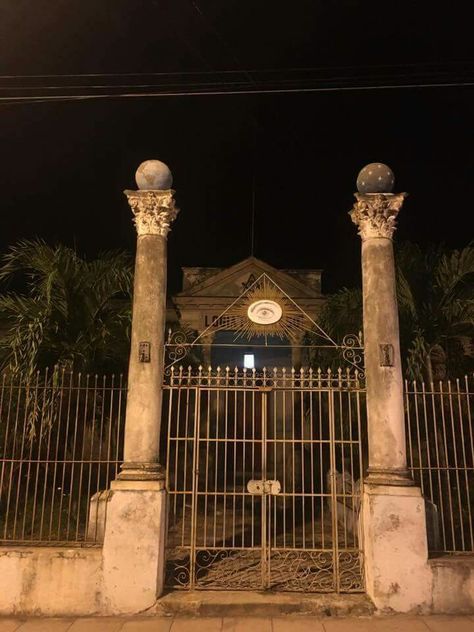 Masonic temple in Cuba Masonic Pillars, Masons Masonry, Freemasonry Symbols, Big Yachts, Masonic Art, Masonic Freemason, Dark Forest Aesthetic, Masonic Temple, Good Men