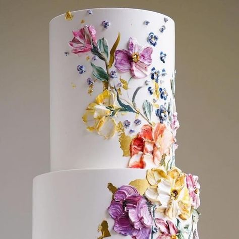 Flower Cake Design, Buttercream Designs, Spring Wedding Cake, Gravity Cake, Hand Painted Cakes, Luxury Cake, Spring Cake, Cream Art, Engagement Cakes