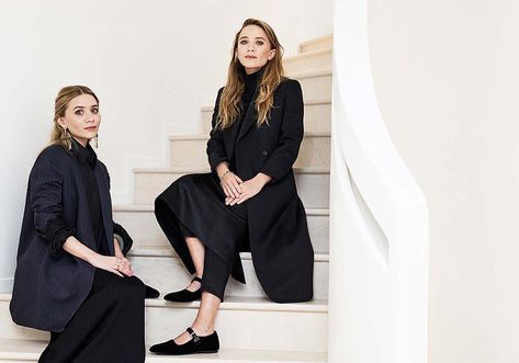 Mary-Kate and Ashley Olsen introduce vintage jewelry to The Row – Sidewalk Hustle Olsen Sisters, Ashley Olsen Style, Olsen Fashion, Group Pose, Olsen Twins Style, Olsen Sister, Mary Kate Ashley, Chateau Marmont, Olsen Twins