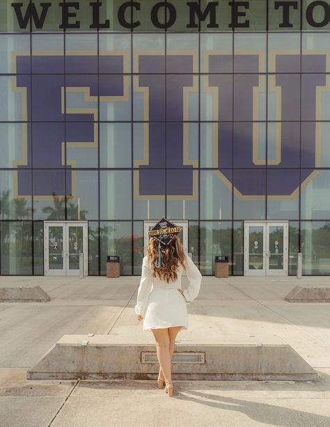 Fiu Grad Pics, Fiu Graduation Photos, Fiu Grad, Graduation Cap Quotes, Bible Verse Graduation, Design Graduation Cap, Cute Graduation Poses, Bachelors Graduation, Painted Caps