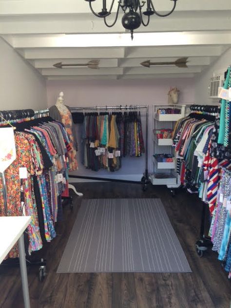 LuLaRooms: LuLaRoe Room Ideas Home Boutique Ideas, Garage Boutique, Lularoe Room, Mobile Fashion Truck, Small Business From Home, Clothing Store Interior, Fashion Truck, Clothing Store Design, Store Design Boutique