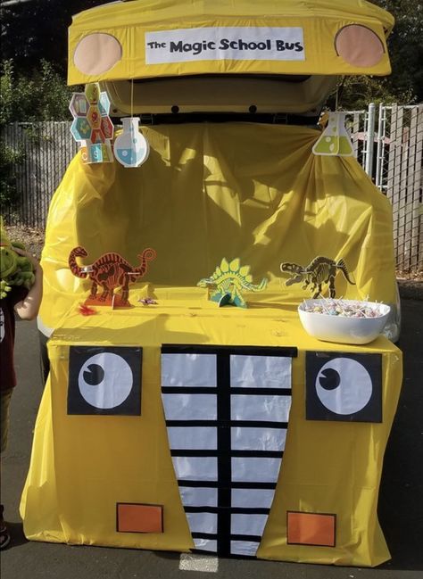 School Bus Parade Float, Trunk Or Treat Mouth, Easy Trunk Or Treat Ideas Minivan, Trunk Or Treat Magic School Bus, Magic School Bus Trunk Or Treat, Trunk Or Treat Bank Theme, Trunk Or Treat Monster, Golf Cart Decorations, Halloween Classroom Decorations