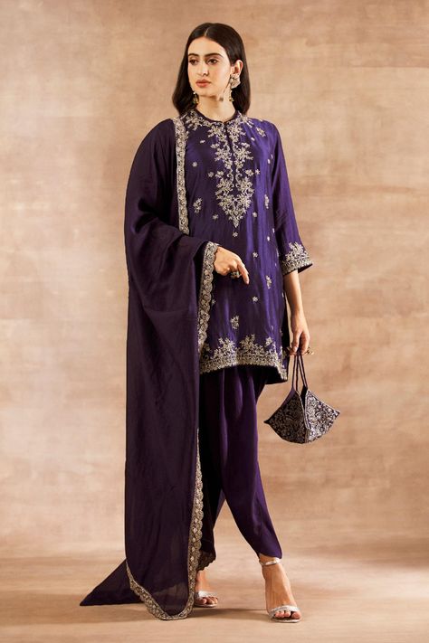 Shop for JAYANTI REDDY Purple Silk Embroidered Tunic Dhoti Pant Set for Women Online at Aza Fashions Silk Kurtas, Embroidery Zardozi, Jayanti Reddy, Bridal Lehenga Designs, Zardozi Embroidery, Potli Bag, Dhoti Pants, Scalloped Border, Embroidered Dupatta