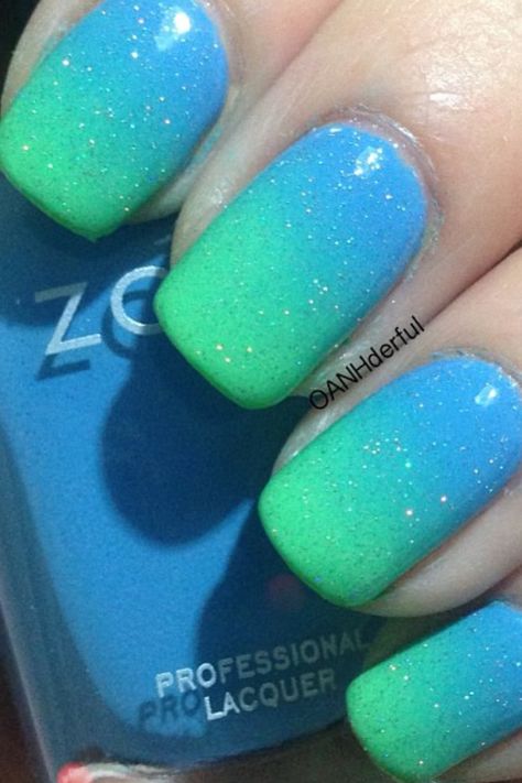 Blue and green nails Turquoise And Blue Nails, Blue And Green Nails, Anna Clara, June Nails, Pretty Fingers, Neat Nails, Green Clothes, Blue Ombre Nails, Sweet Nails