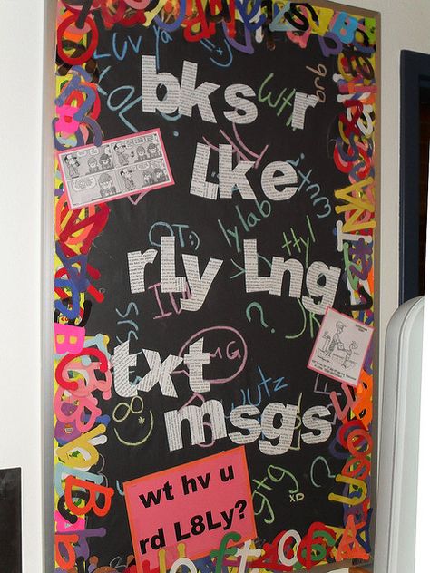 bks r lke rly lng txt msgs (inspiration for our current bulletin board at my work) School Library Bulletin Boards, High School Bulletin Boards, School Library Displays, Library Bulletin Board, Reading Bulletin Boards, Middle School Libraries, Library Book Displays, High School Library, Library Bulletin Boards