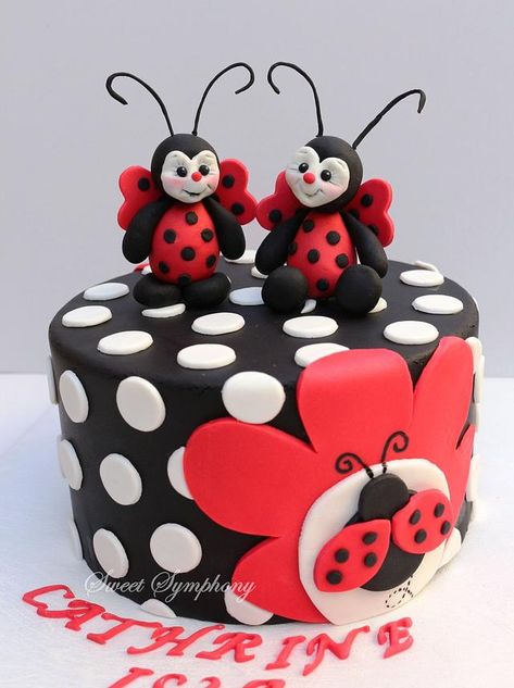 Clay Ladybug, Torturi Baby Shower, Ladybird Cake, Ladybug Cakes, Bug Cake, Ladybug Cake, Animal Cakes, Childrens Birthday Cakes, Novelty Cakes