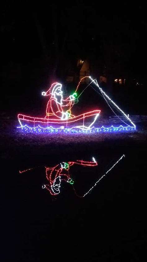 Christmas Boat Parade Decorations, Christmas Dock Decorations, Christmas Pond Decorations, Boat Christmas Decorations, Christmas Boat Decorations Ideas, Christmas Boat Parade Ideas, Christmas Decor Ideas Santa, Santa Fishing, Lake Life Decor