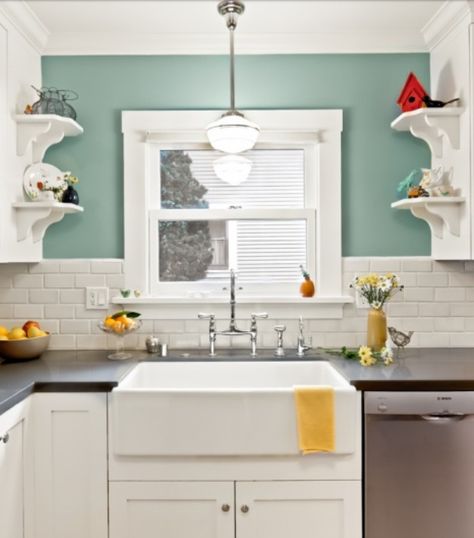 Bright kitchen with sea foam walls Kitchen Walls, House Of Turquoise, Kitchen Wall Colors, Kitchen Paint Colors, Yellow Kitchen, Kitchen Plans, Kitchen Redo, Kitchen Paint, Trendy Kitchen