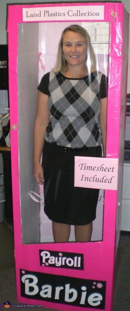 Great Costume Idea - Payroll Barbie - 2013 Halloween Costume Contest via @Costume Works Funny Barbie Costume Ideas, Halloween Cubicle Decor Contest, Payroll Humor, Office Halloween Costumes, Costumes For Work, Eclipse Party, Halloween Costumes 2014, Great Costume Ideas, Accounting Humor