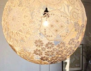 Feminine Lamp, Doily Lamp, Lace Chandelier, Diy Doily, Lace Lamp, Diy Lamps, Lampe Diy, Diy Lamp, Cool Diy