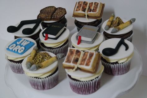 Cupcakes with a Bible theme Bible Cupcakes, Fun Food, Cupcake, Good Food, Bible, Quick Saves