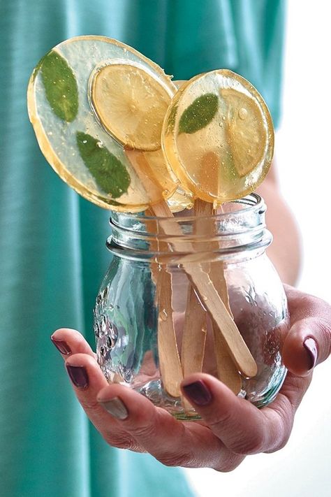 Lemon Mojito, Homemade Kahlua, Candy Photography, Lollipop Recipe, Susan Branch, Home Entertaining, Handmade Gifts Diy, Boozy Drinks, Food Home