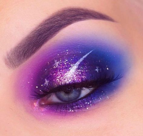 Galaxy Eye Makeup, Eye Mekup, Galaxy Aesthetic, Alien Makeup, Makeup Cantik, Halloweenský Makeup, Space Makeup, Galaxy Makeup, Drag Make-up