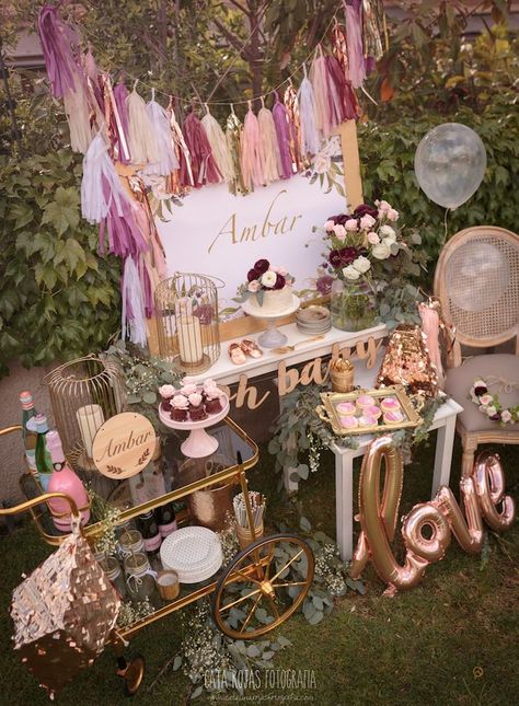 Burgundy, Blush & Gold Boho Baby Shower on Kara's Party Ideas | KarasPartyIdeas.com (12) Lila Party, Mesas Para Baby Shower, Baby Shower Boho, Bohemian Baby Shower, Bohemian Baby, Baby Shower Invitaciones, Boho Birthday, Blush Gold, Boho Party