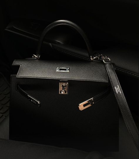 Hermes Kelly Epsom, Hermes Kelly Aesthetic, Black Kelly Bag, F1 Vegas, Hermes Kelly 28 Black, Hermes Kelly Black, Hermes Kelly Sellier, Hermes Kelly 25, High Fashion Men