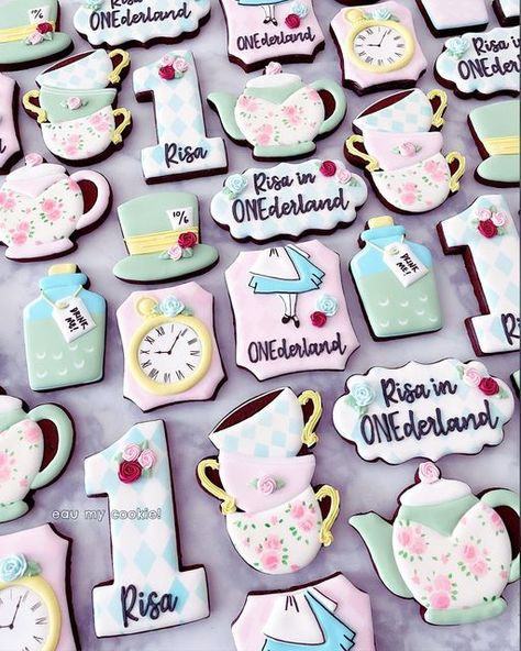 eau my cookie! | Mavis on Instagram: "Cookies for a sweet ONEderland party! 🥳🎂🎉 Blessed birthday to little Risa!💗👧🏻💗 #aliceinwonderlandcookies #onederlandcookies #onederland Need cookies? Check out the Highlights ‘How to Order’ on my profile. (Strictly no DMs)" Alice In Onederland Cookies, Onederland Cookies, Alice In Wonderland Cookies, Wonderland Cookies, Blessed Birthday, Instagram Cookies, First Birthday Cookies, Onederland Party, Onederland Birthday Party