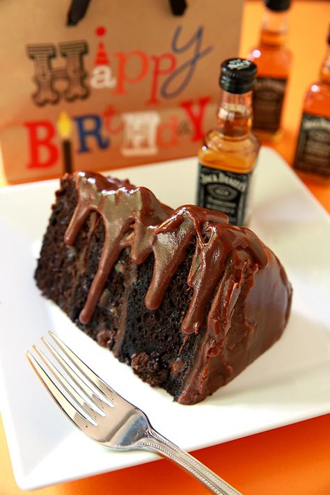 Jack Daniels Fudge Icing on Chocolate Cake! Cupcake Desserts, Jack Daniels Cake, Jack Daniels Fudge, Chocolate Fudge Icing, Fudge Icing, Cake For Husband, Desserts Cake, Fudge Frosting, Boozy Desserts