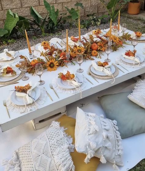 Friendsgiving Picnic Table, Thanksgiving Housewarming Party, Fall Brunch Table Decor, Bridal Lunch Decor, Pumpkin Brunch Party, Autumn Bday Party, Fall Luxury Picnic, Fall Birthday Picnic, Thanksgiving Picnic Ideas