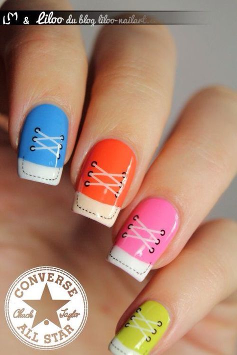 Pretty nails Converse Nail Art, Art Converse, Sneaker Nails, Converse Nails, Shoe Nails, School Nails, Cat Kuku, Nail Polish Designs, Nail Art Inspiration