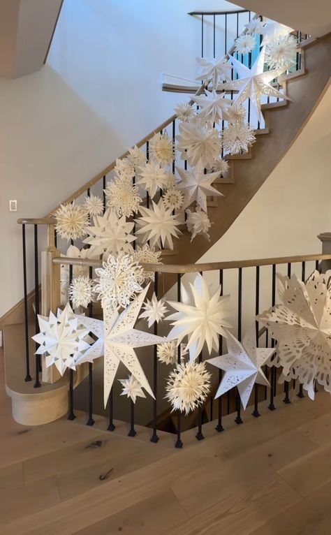 Paper Snowflake Christmas Tree, Ideas Navidad, Paper Snowflakes, Fireplace, Christmas Tree, Christmas, Home Decor, Home Décor